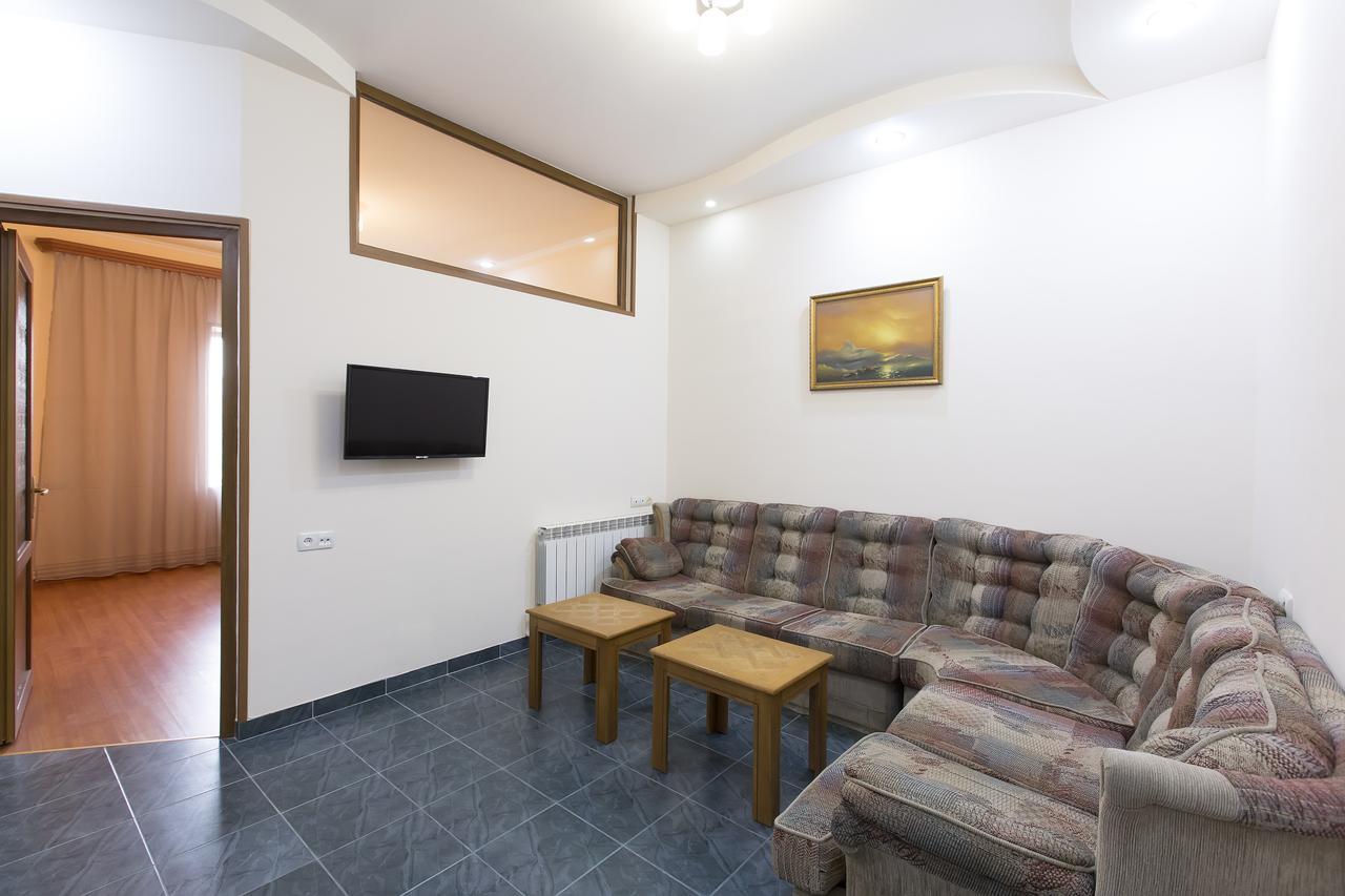 Umba Apartment N1 Yerevan Bagian luar foto