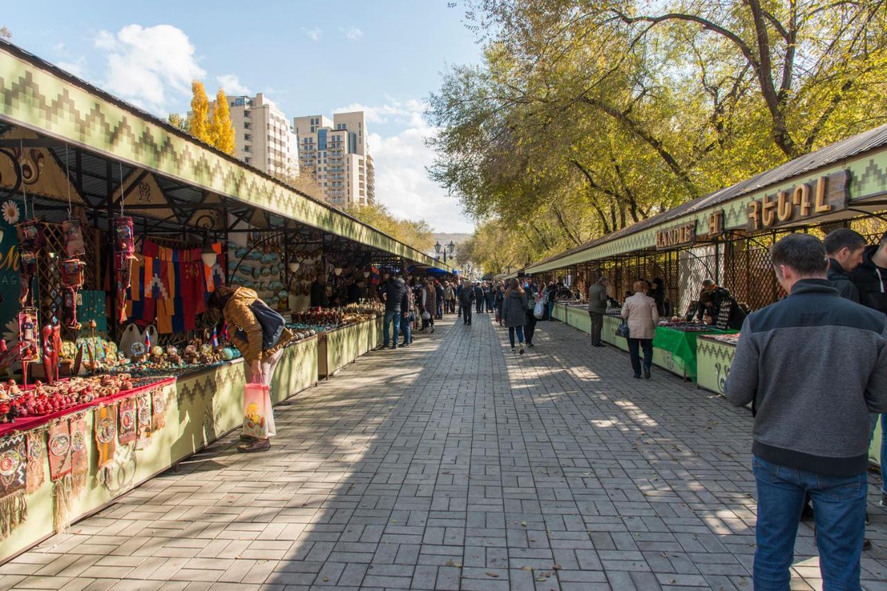 Umba Apartment N1 Yerevan Bagian luar foto