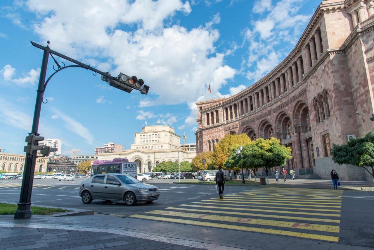 Umba Apartment N1 Yerevan Bagian luar foto