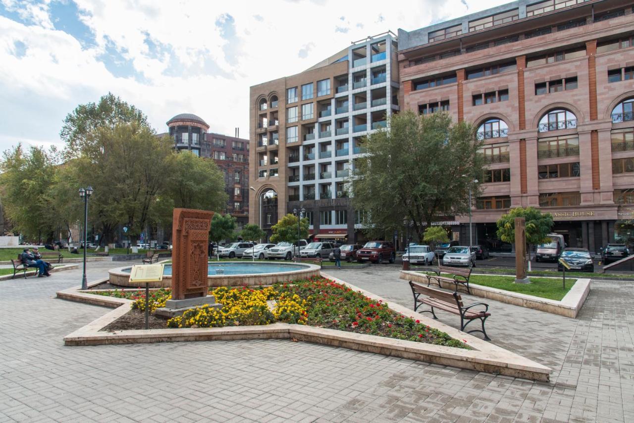 Umba Apartment N1 Yerevan Bagian luar foto